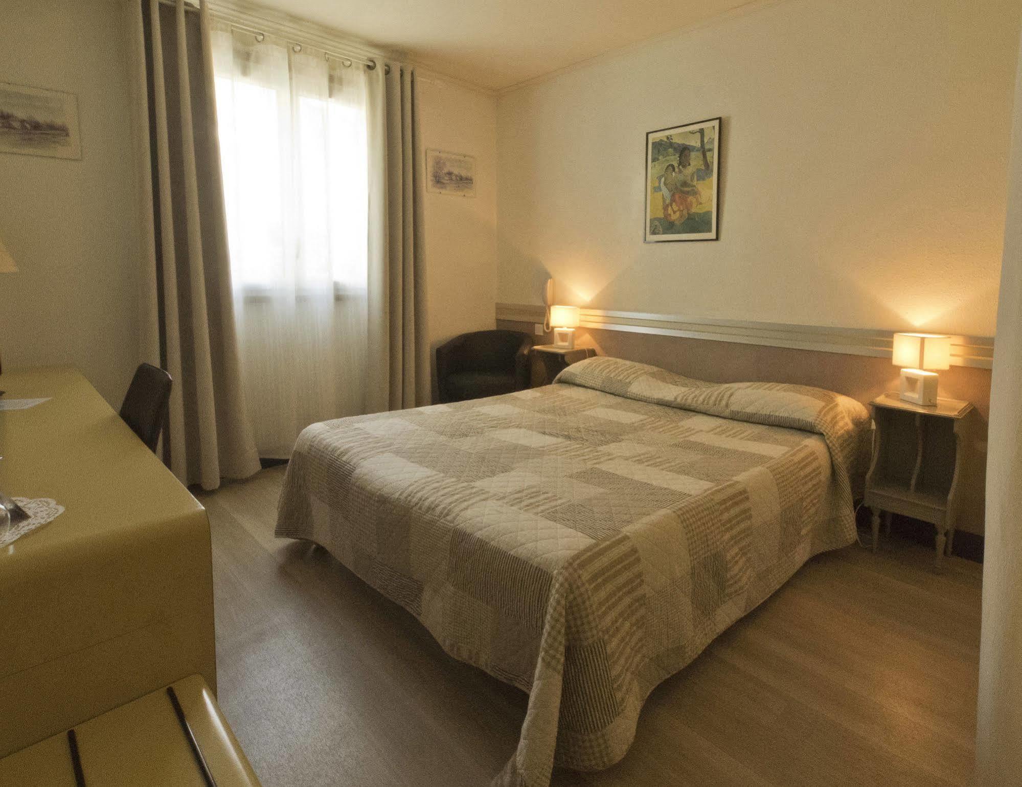 Hotel Les Oliviers Fayence Exterior photo