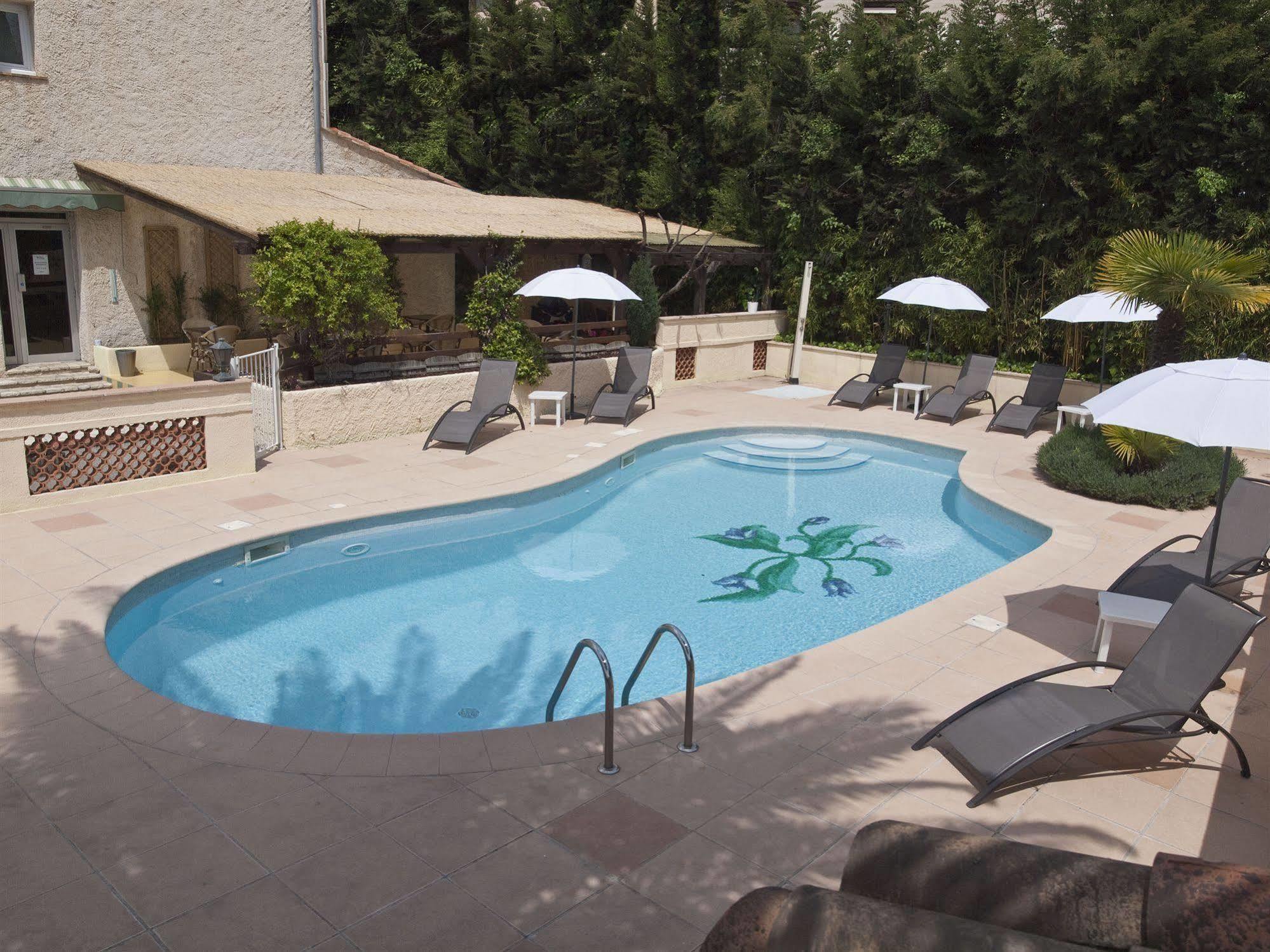 Hotel Les Oliviers Fayence Exterior photo